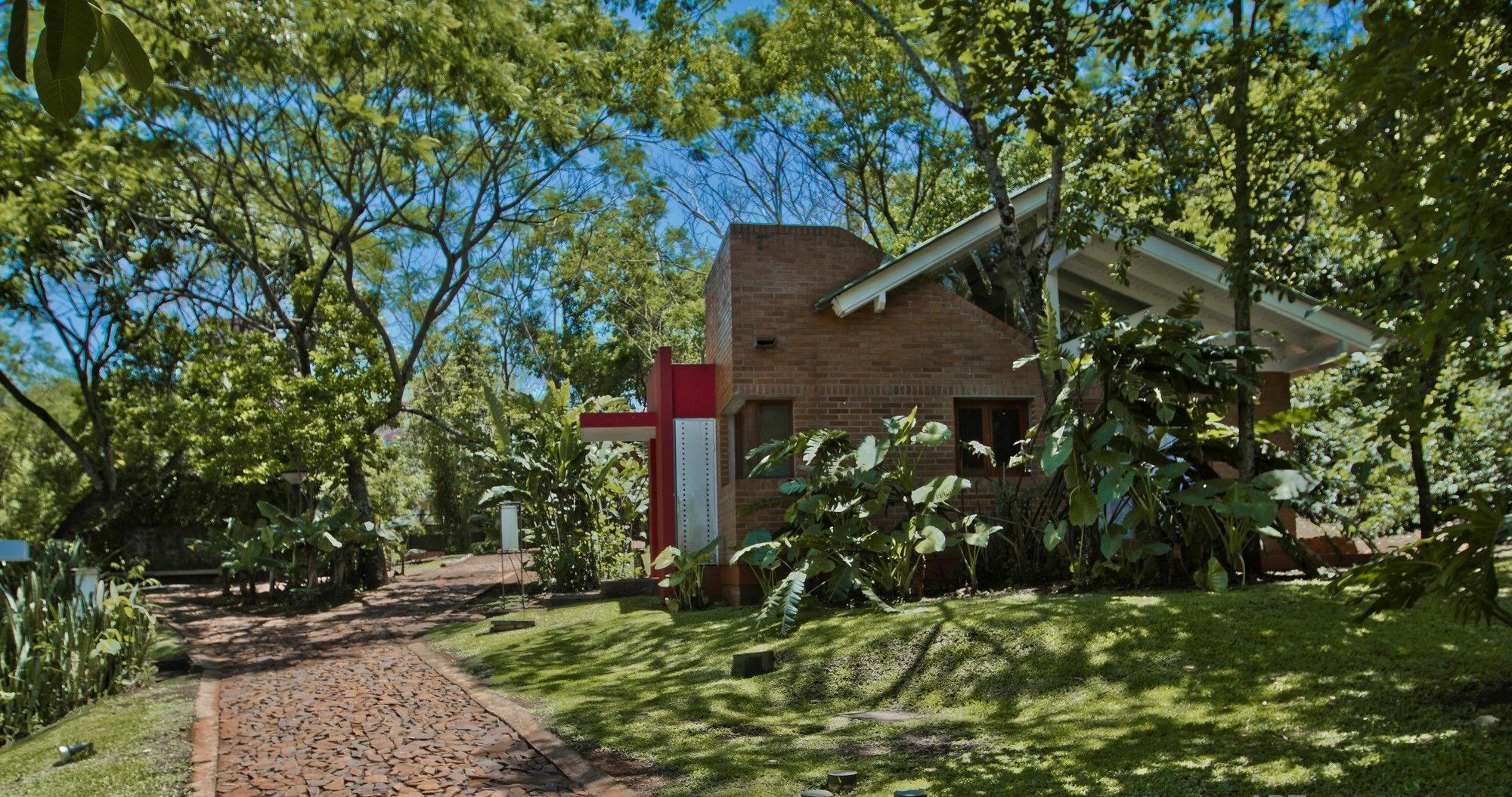 Raices Amambai Lodges Puerto Iguazu Exterior photo